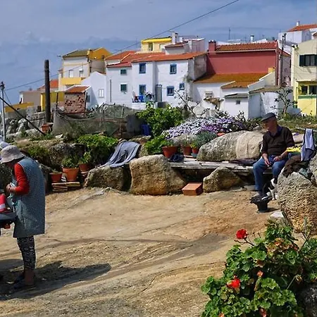 Holiday Rua Da Falesia * Peniche